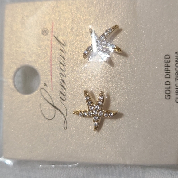 🆕️Gold Dipped Starfish Earing - Picture 3 of 3